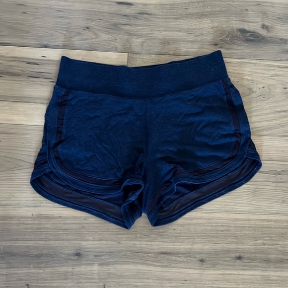 Athleta navy short with pockets - Picture 1 of 6